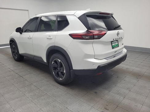 Used 2024 Nissan Rogue SV FWD image 5
