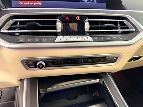 Used 2022 BMW X7 xDrive40i w/ Executive Package AWD/4WD image 21