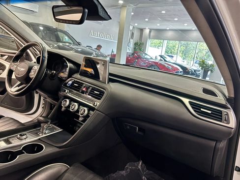 Used 2020 Genesis G70 2.0T w/ Prestige Package RWD image 10