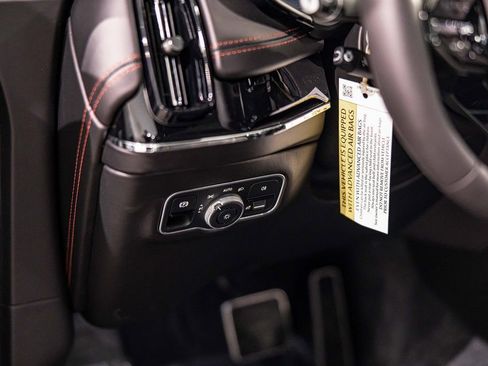 New 2026 Aston Martin DBX 707 image 22