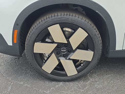 Certified 2025 MINI Cooper Countryman S w/ Comfort Package Max image 9