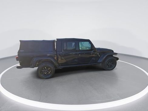 Used 2022 Jeep Gladiator Willys image 9