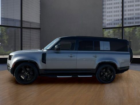 Used 2023 Land Rover Defender 130 X-Dynamic SE image 2