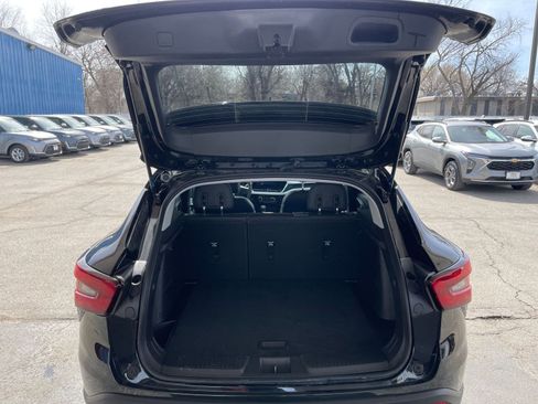 Used 2025 Chevrolet Trax LT image 30