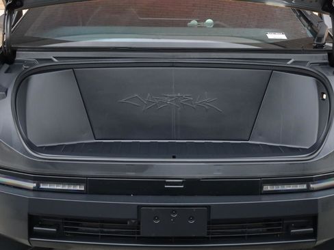 Used 2024 Tesla Cybertruck AWD Crew Cab image 12