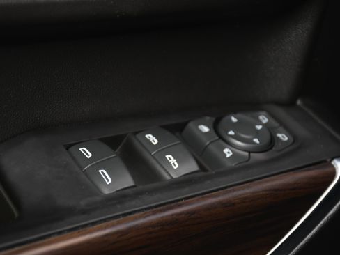 Used 2020 GMC Sierra 1500 SLT w/ SLT Premium Package image 10