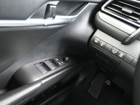 Used 2024 Toyota Camry SE FWD image 10