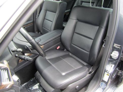 Used 2010 Mercedes-Benz E 350 Sedan w/ Premium 1 Pkg image 18