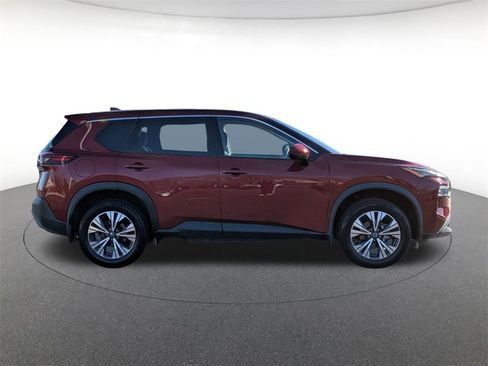 Used 2021 Nissan Rogue SV image 4