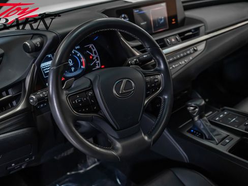 Used 2021 Lexus ES 250 image 24