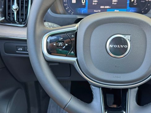 Used 2025 Volvo XC90 T8 Plus w/ Protection Package Premier AWD/4WD image 22
