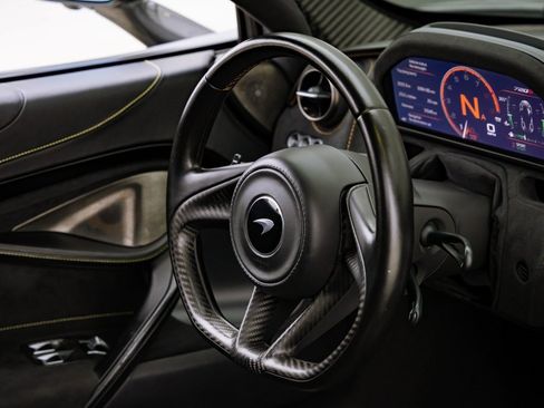 Used 2019 McLaren 720S Performance image 25