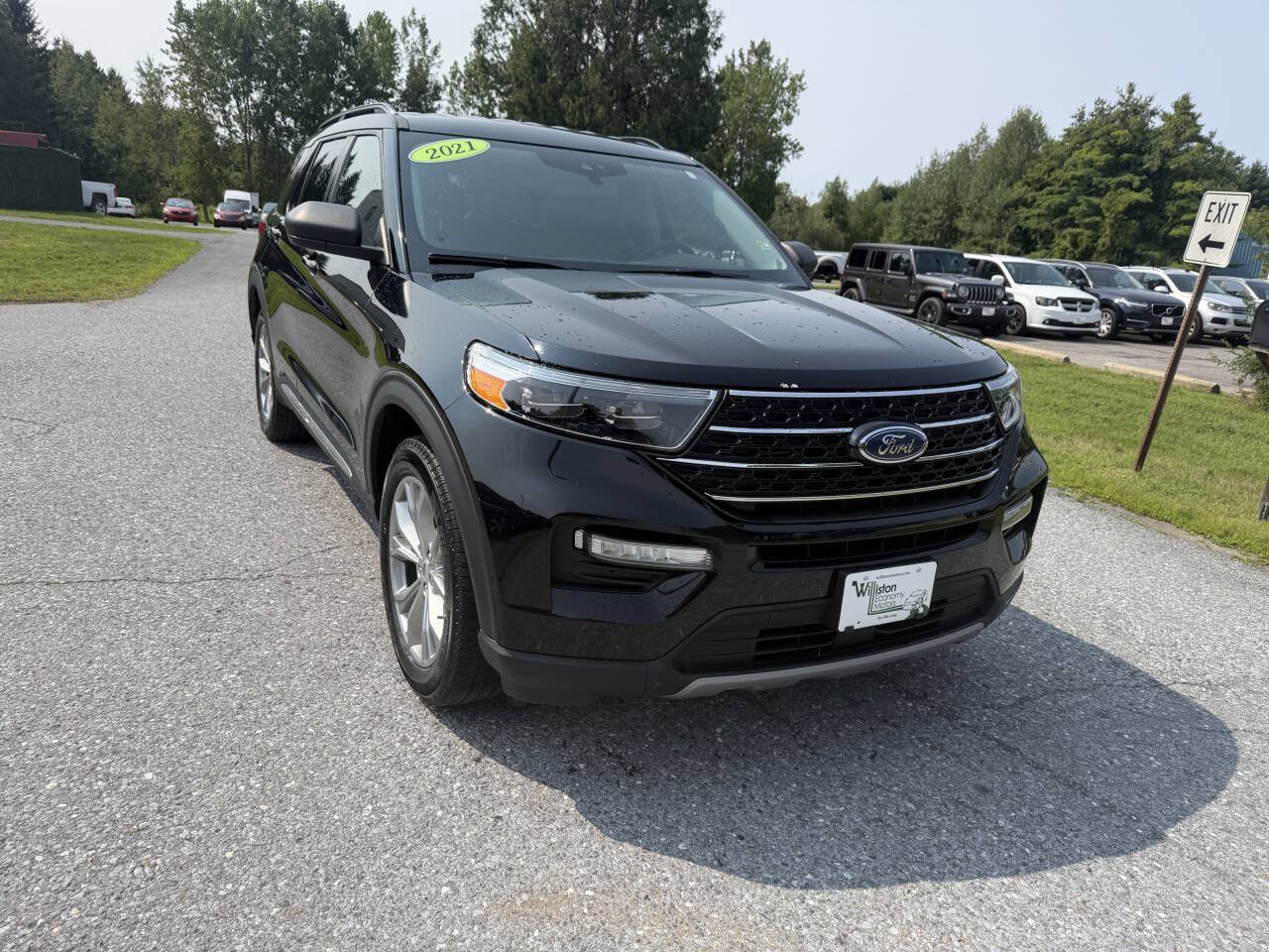 Used 2021 Ford Explorer XLT w/ Equipment Group 202A AWD/4WD image 7