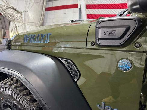 Used 2023 Jeep Wrangler Unlimited w/ Cold Weather Group image 23