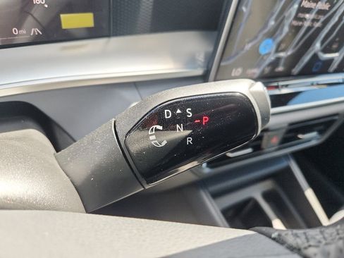 New 2026 Volkswagen Tiguan SE R-Line AWD/4WD image 16