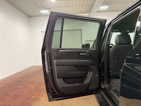 Used 2025 Chevrolet Suburban RST w/ Comfort Package AWD/4WD image 46
