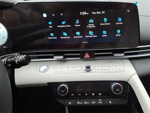 New 2026 Hyundai Elantra Limited image 9