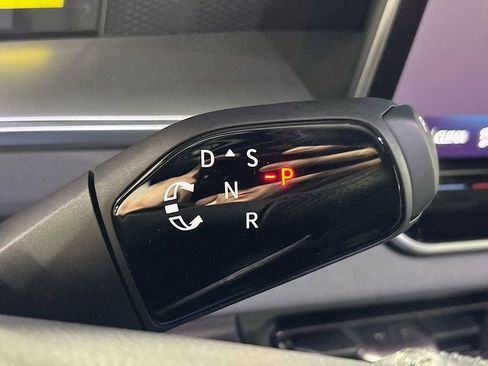 New 2026 Volkswagen Tiguan SE R-Line image 17