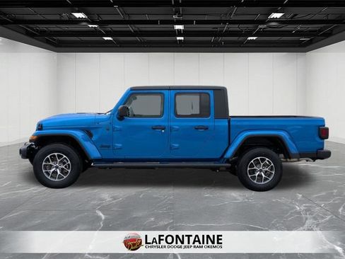 New 2025 Jeep Gladiator Sport image 2