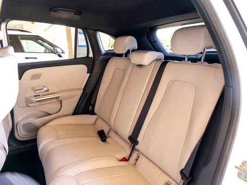 Used 2025 Mercedes-Benz GLA 250 image 32