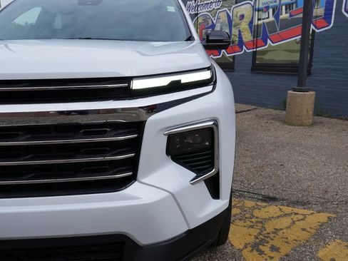 New 2027 Chevrolet Traverse LT w/ Driver Confidence Package AWD/4WD image 3
