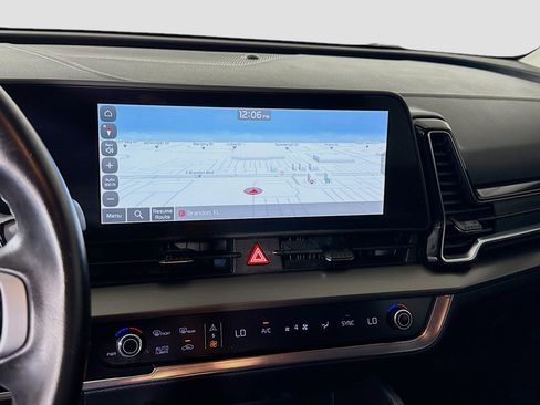 Used 2023 Kia Sportage EX image 18