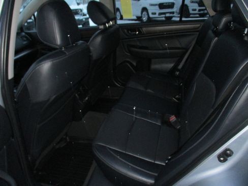 Used 2018 Subaru Outback 2.5i Limited image 12