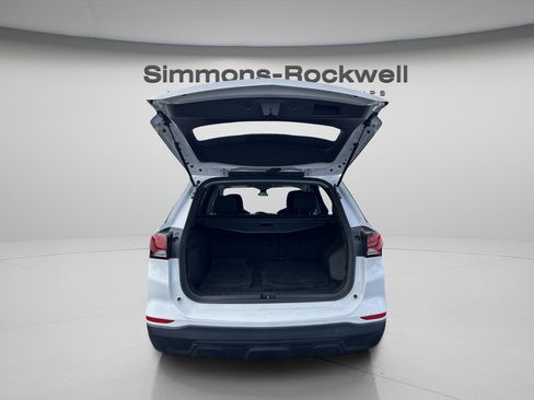 Used 2024 Chevrolet Equinox LS w/ LS Convenience Package image 14