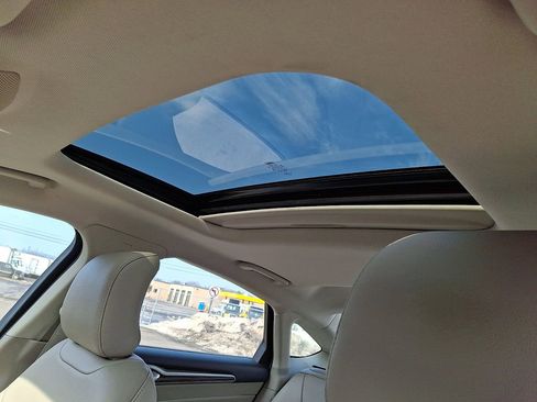 Certified 2017 Ford Fusion SE w/ Fusion SE Technology Package image 14