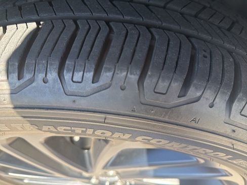 Used 2019 Lincoln Nautilus Reserve w/ Cargo Utility Package image 10