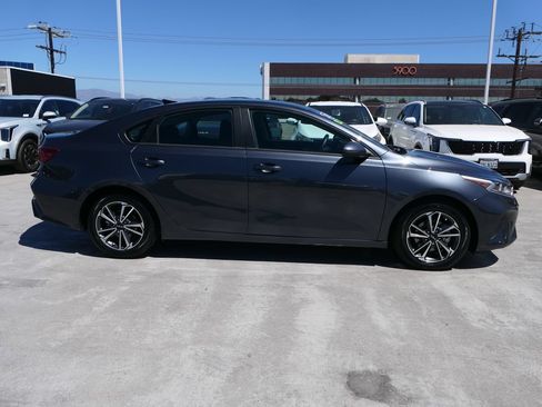 Used 2023 Kia Forte LXS FWD image 2