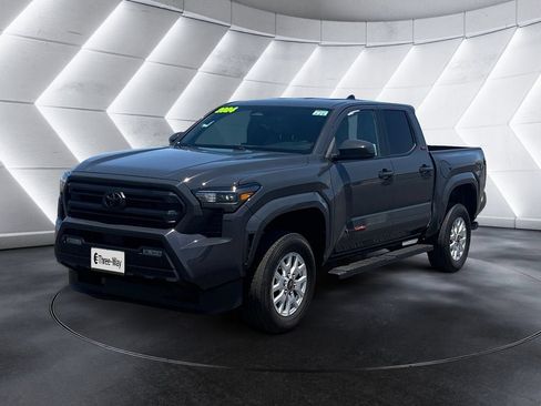 Used 2024 Toyota Tacoma SR5 RWD image 1
