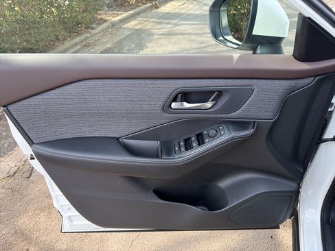 Certified 2023 Nissan Rogue SV image 16