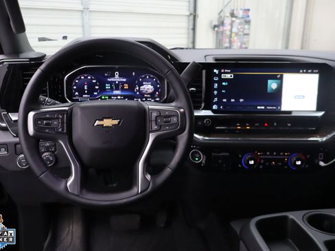 Used 2025 Chevrolet Silverado 1500 LT w/ Protection Package RWD image 19