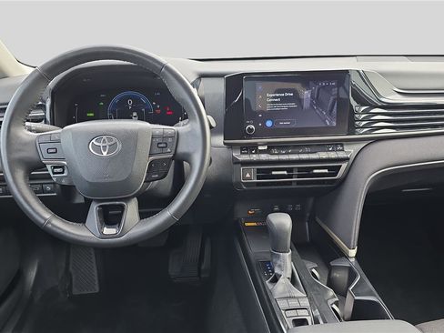 Used 2025 Toyota Camry LE w/ Convenience Package AWD/4WD image 9