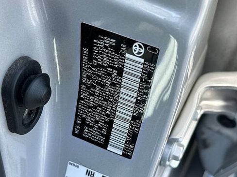 Used 2021 Toyota Corolla SE w/ Carpet Mat Package (TMS) FWD image 22