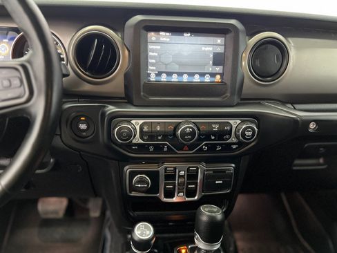 Used 2020 Jeep Wrangler Unlimited Sport AWD/4WD image 18