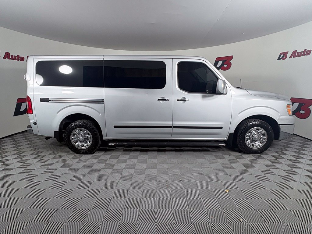 Used 2018 Nissan NV 3500 SL RWD image 9