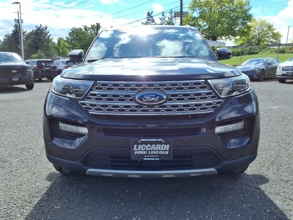 Used 2023 Ford Explorer Limited w/ Limited Technology Package AWD/4WD image 2