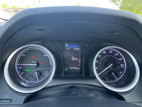 Used 2021 Toyota Camry LE FWD image 7