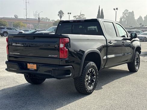 Used 2023 Chevrolet Silverado 1500 ZR2 image 3