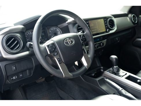 Used 2021 Toyota Tacoma SR5 image 10