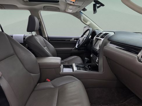 Used 2018 Lexus GX 460 image 28