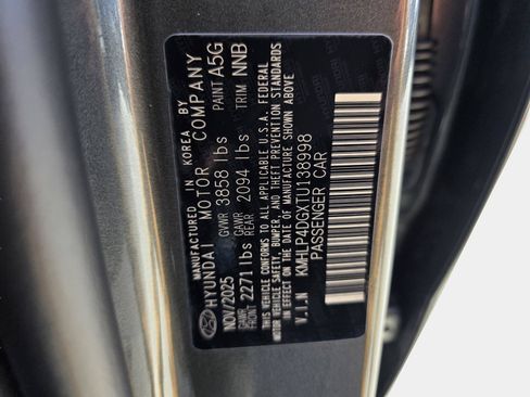 New 2026 Hyundai Elantra Limited FWD image 37