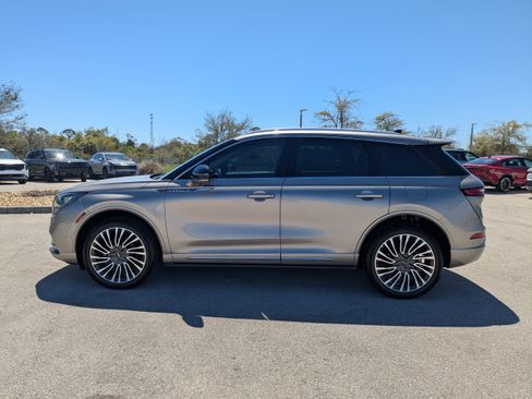 Used 2021 Lincoln Corsair Reserve w/ Equipment Group 201A image 8