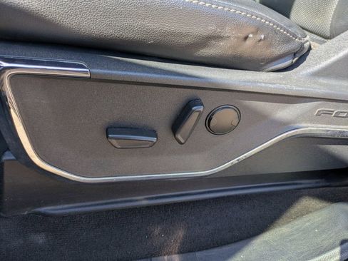 Used 2022 Ford F150 Lariat image 9