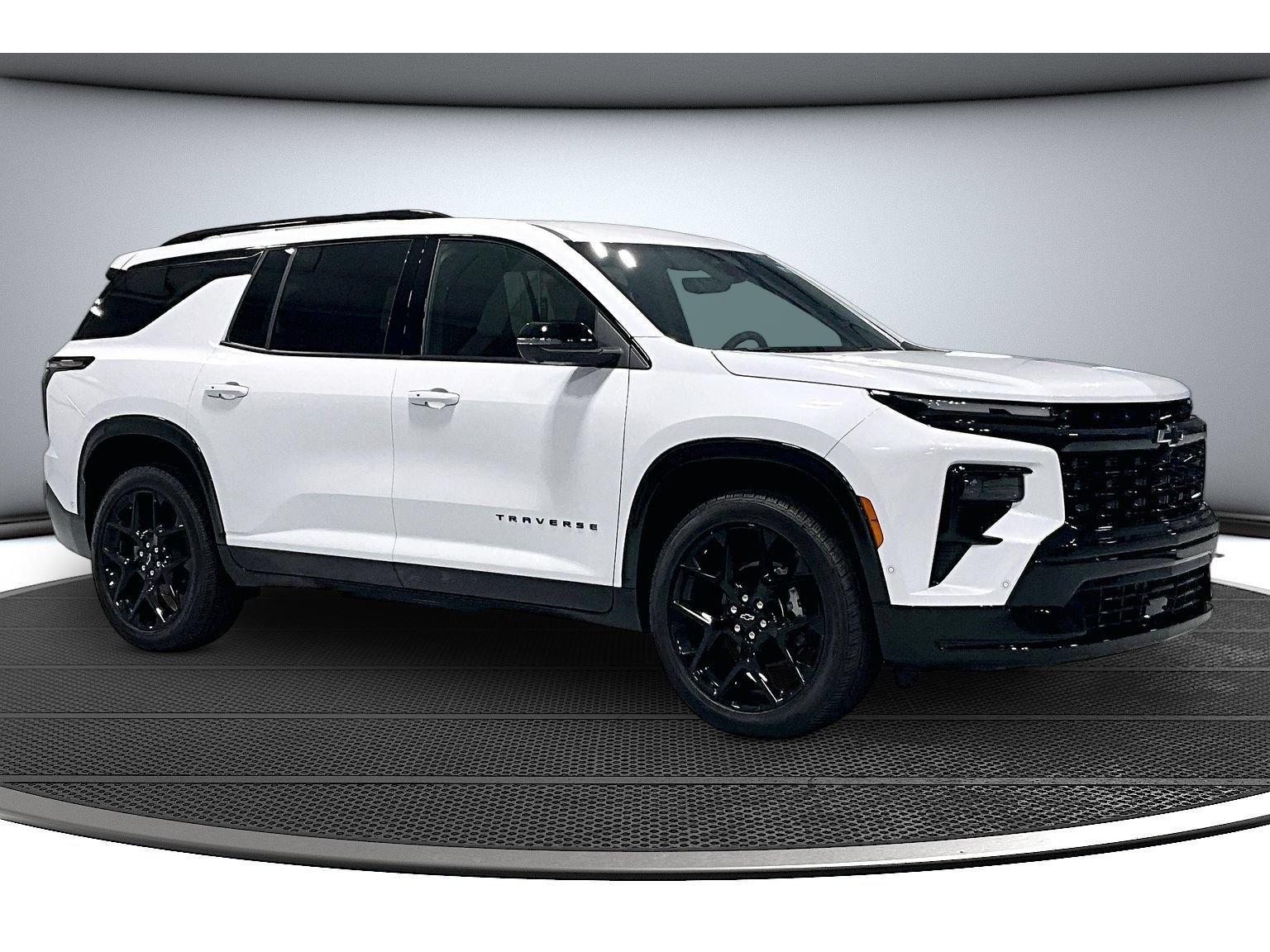 New 2026 Chevrolet Traverse RS w/ LPO, Floor Liner Package FWD image 16