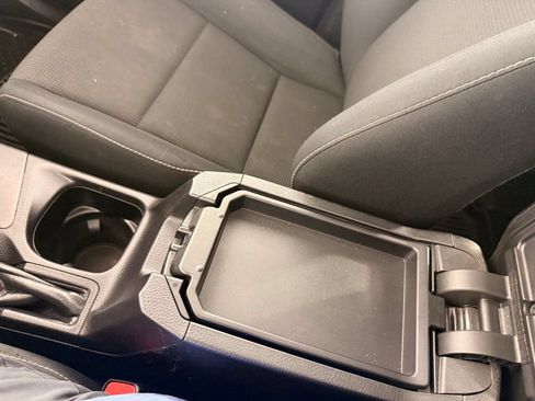 Used 2016 Toyota RAV4 XLE AWD/4WD image 41