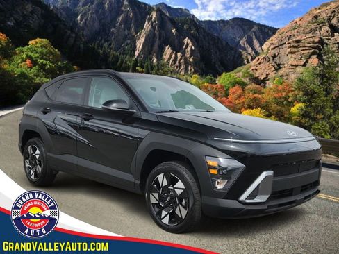 Used 2025 Hyundai Kona SEL image 1