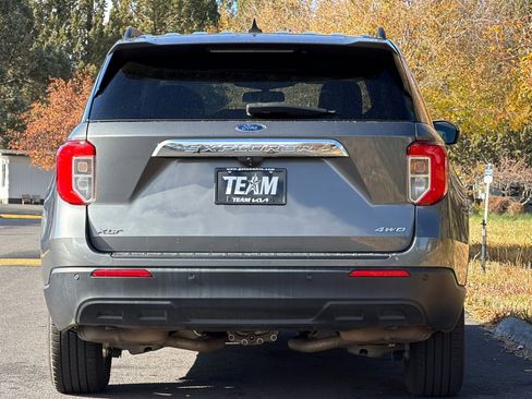 Used 2023 Ford Explorer XLT image 5